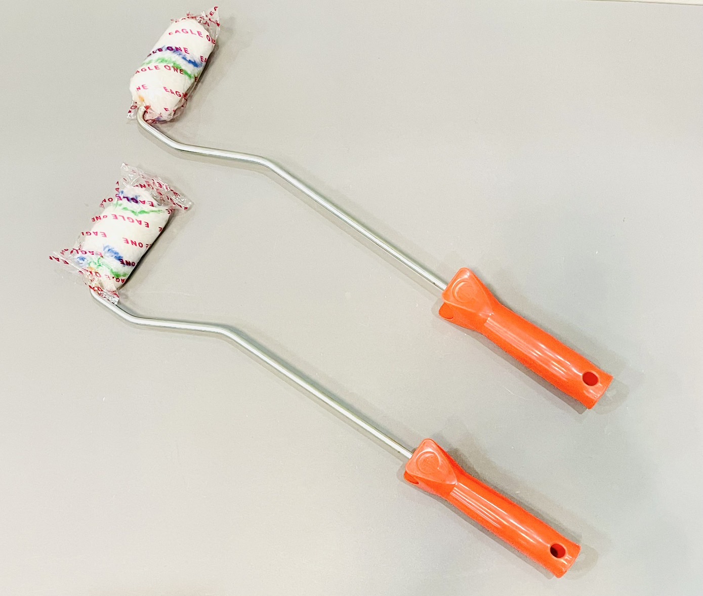 ลูกกลิ้งทาสี 2.5"แกน1" ยาว 16"