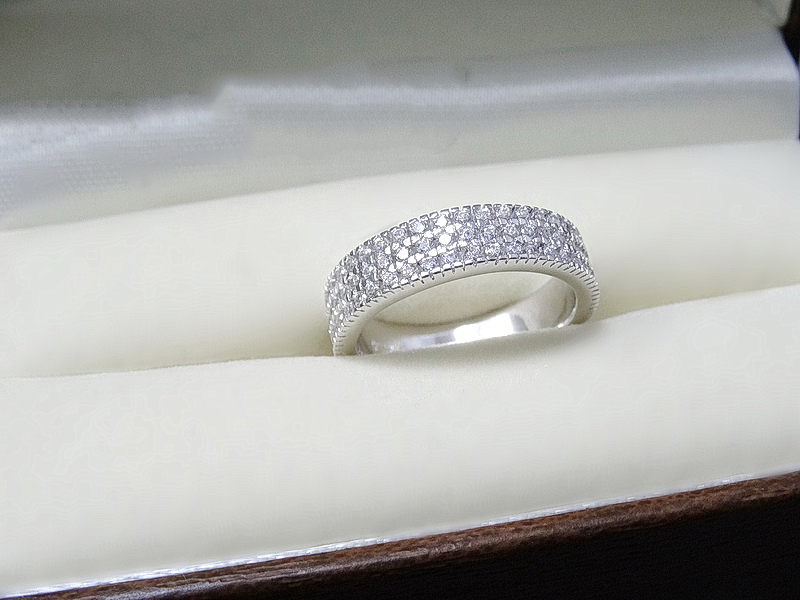 แหวนเพชรCZ เกรดพรีเมี่ยม ฝังเพชรรอบวง ชิ้นงานละเอียดประณีตมากๆ ชุบทองคำขาว รับประกันความพึงพอใจ