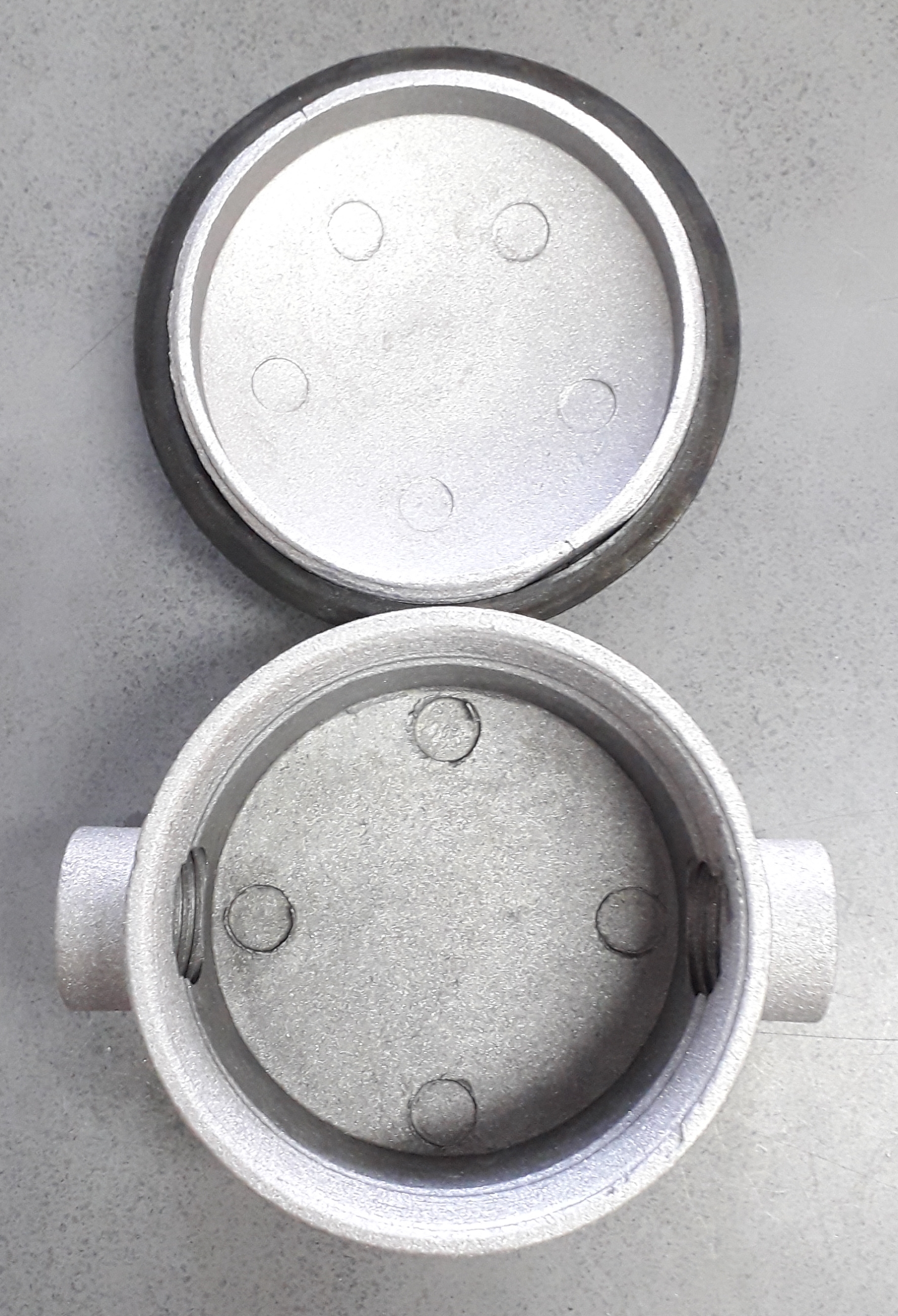 บ็อกกลมกันน้ำ 1/2" - 3/4" 2ทาง