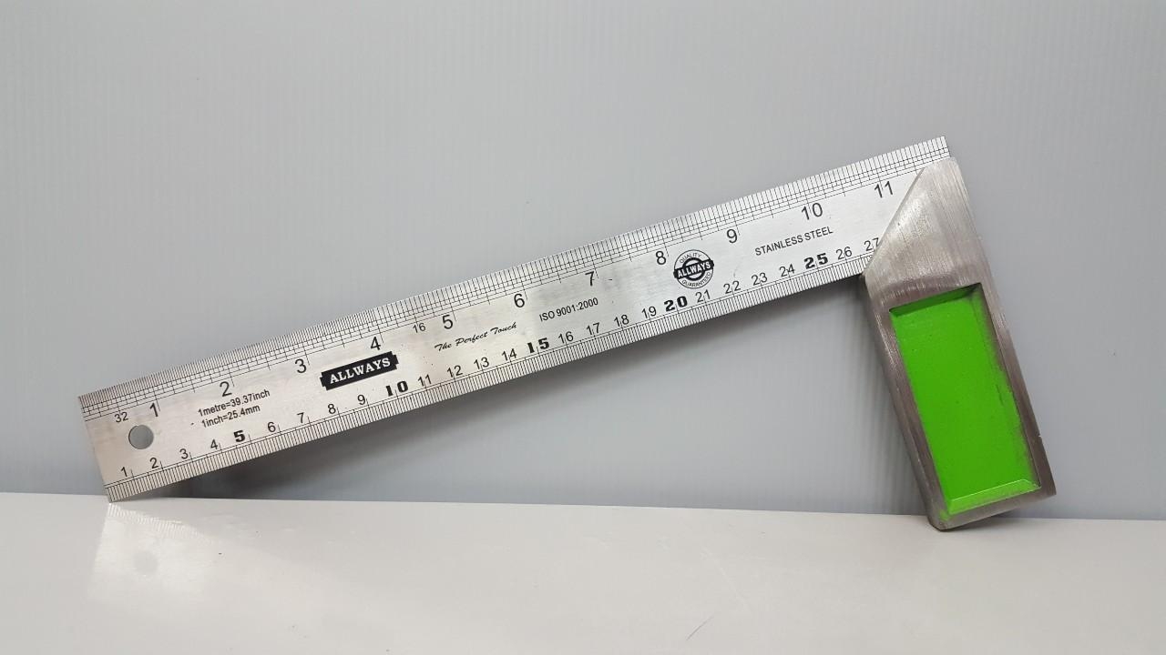 ฉากวัดไม้ หน้าใหญ่ 12"