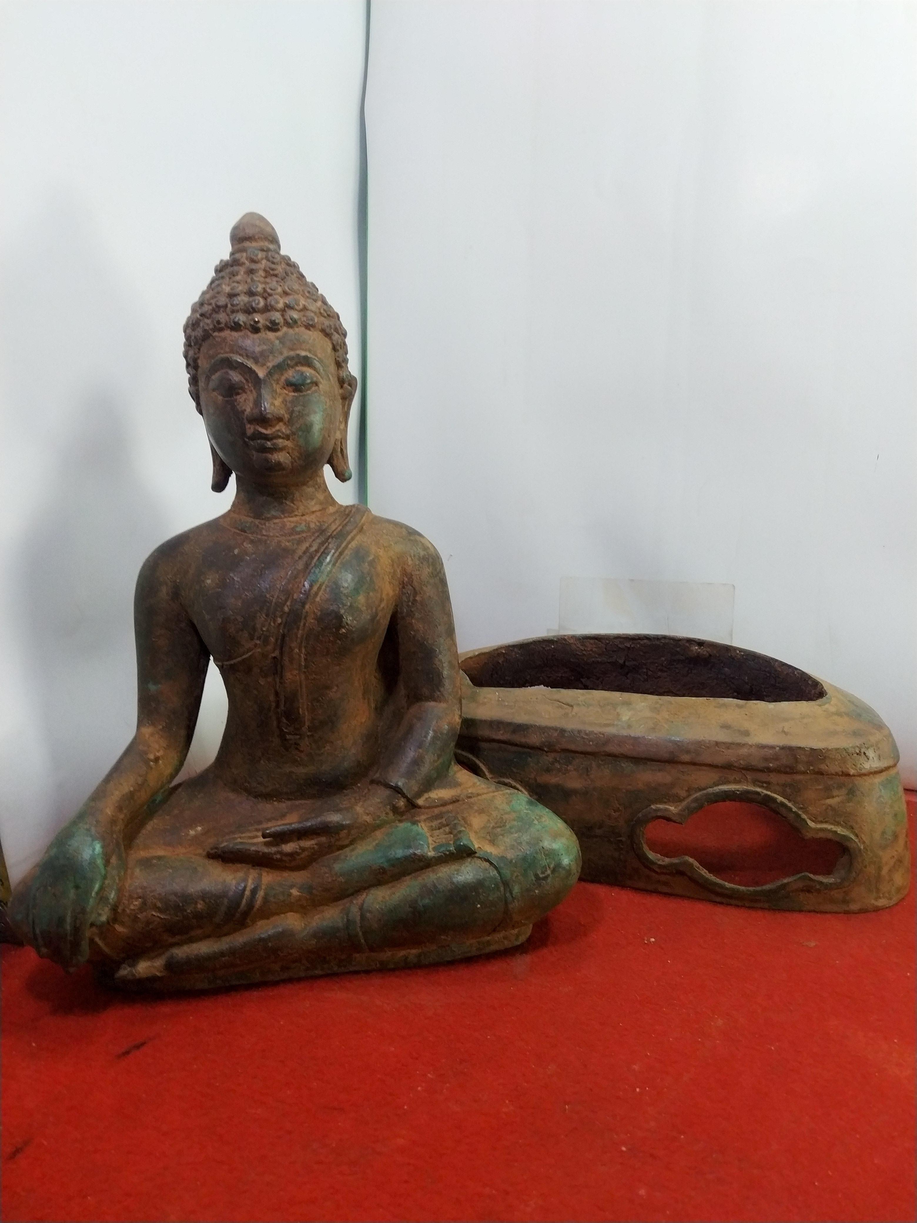 พระเชียงแสน สิงค์3 หน้าตัก 9 นิ้ว เนื้อโลหะสำริดสภ่าพเก่า