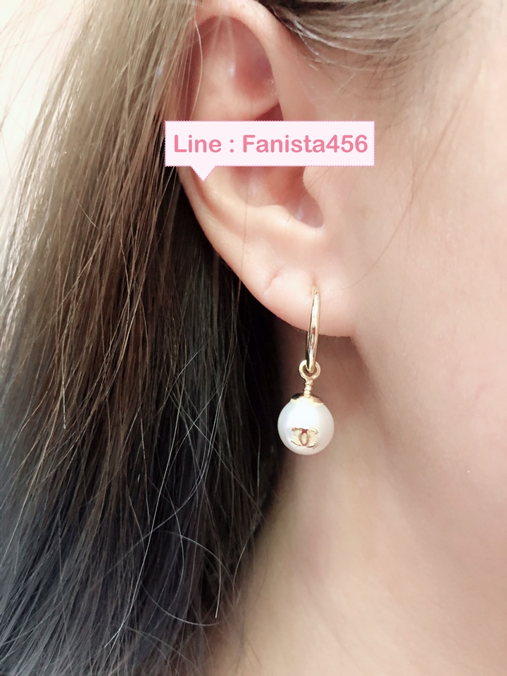 ต่างหู ชาแนล Chanel Earring ต่างหูชาแนลมุก (สีทองอ่อน)