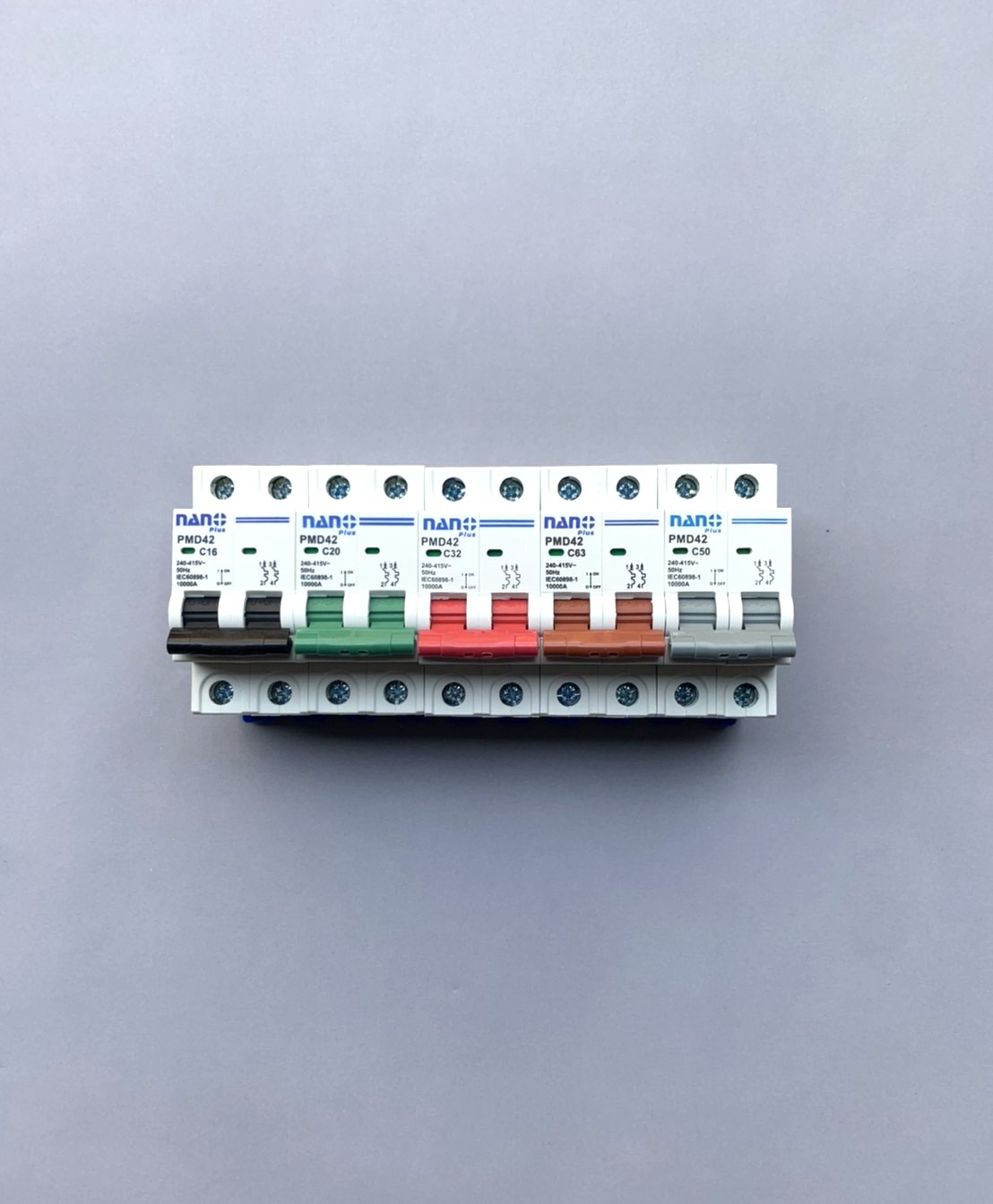 เมนเบรคเกอร์ 2P PMD42 เกาะราง นาโน