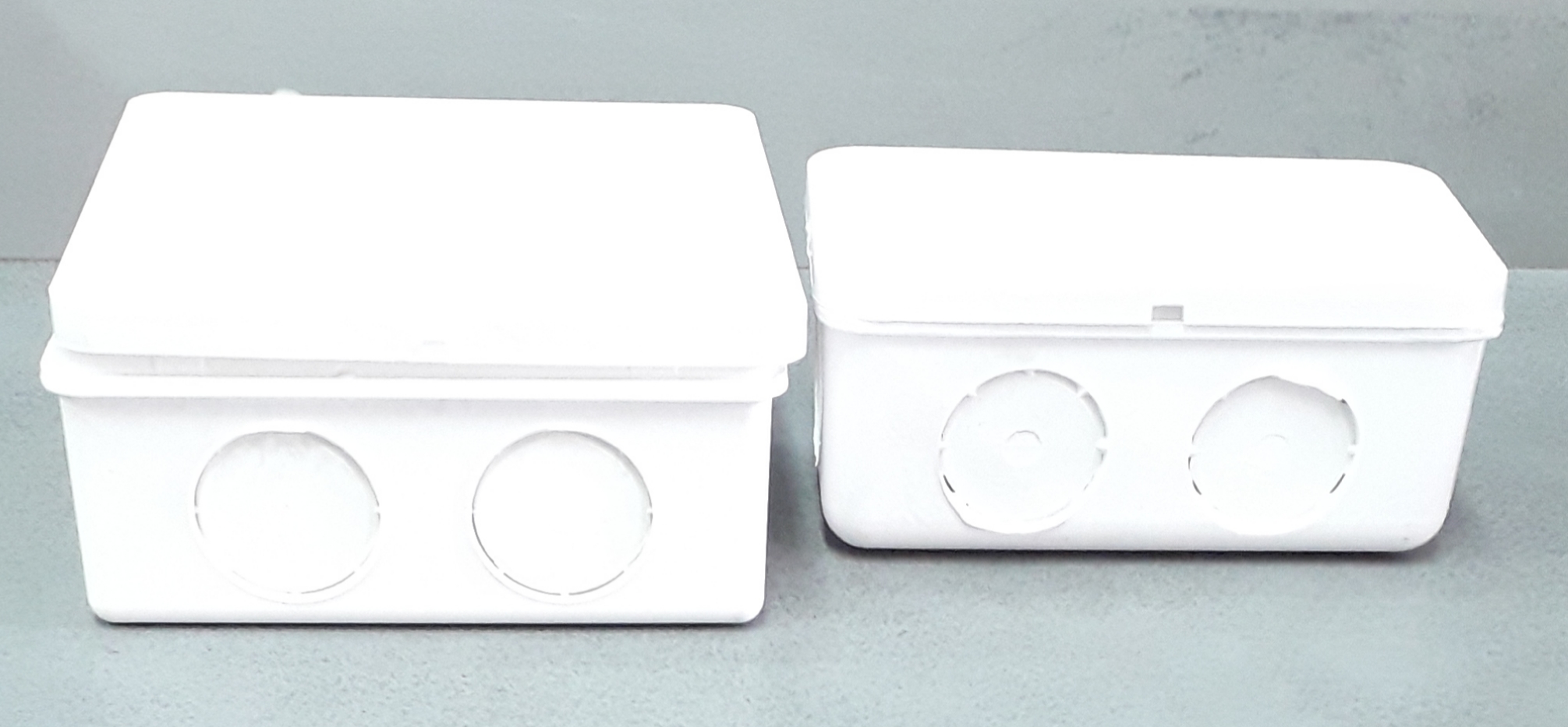 กล่องพักสายสี่เหลี่ยมสีขาว ตราช้าง