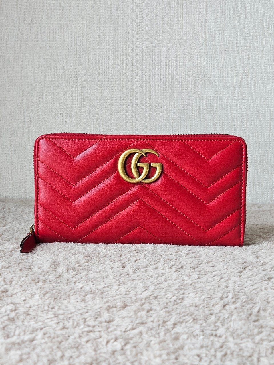 Gucci Marmont Zip Around Wallet สีแดง