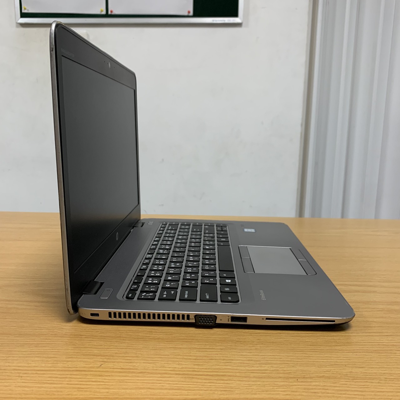 (Used) HP EliteBook Folio 1040 G3, 6th Gen Core i5, 8GB DDR4 RAM, 256GB SSD, 14"