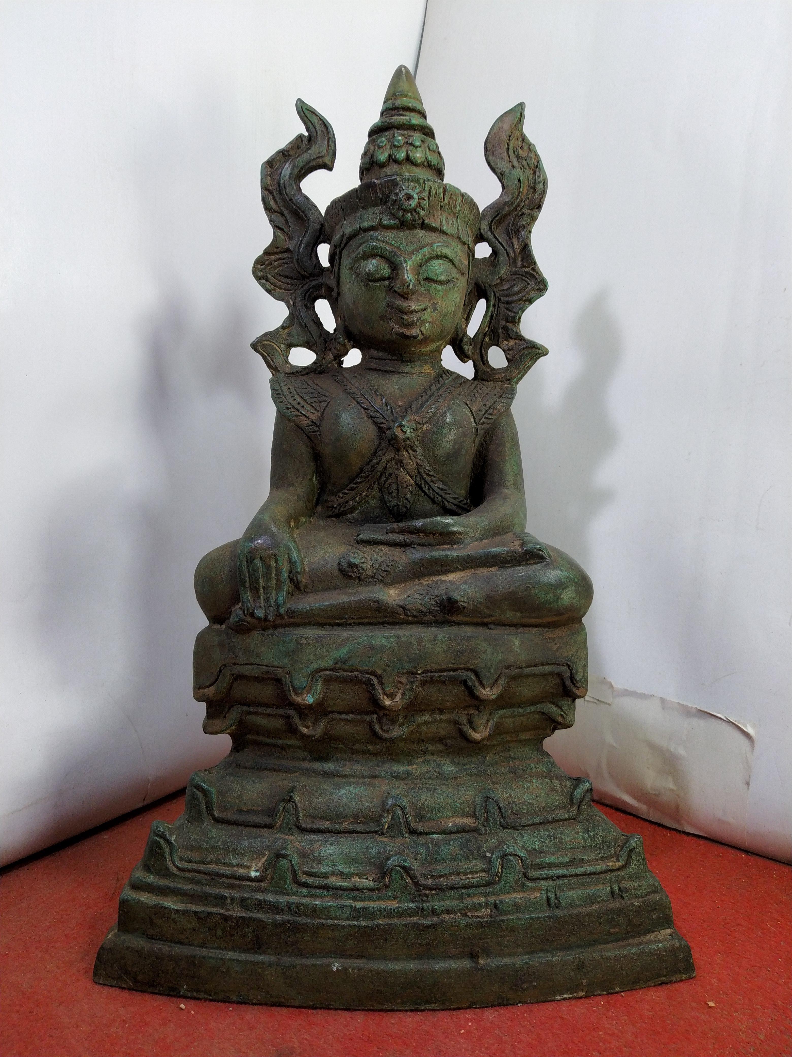 พระมหามัยมุนี หรือ มะฮาเมียะมุนิ เนื้อโลหะสำริดสภาพเก่า