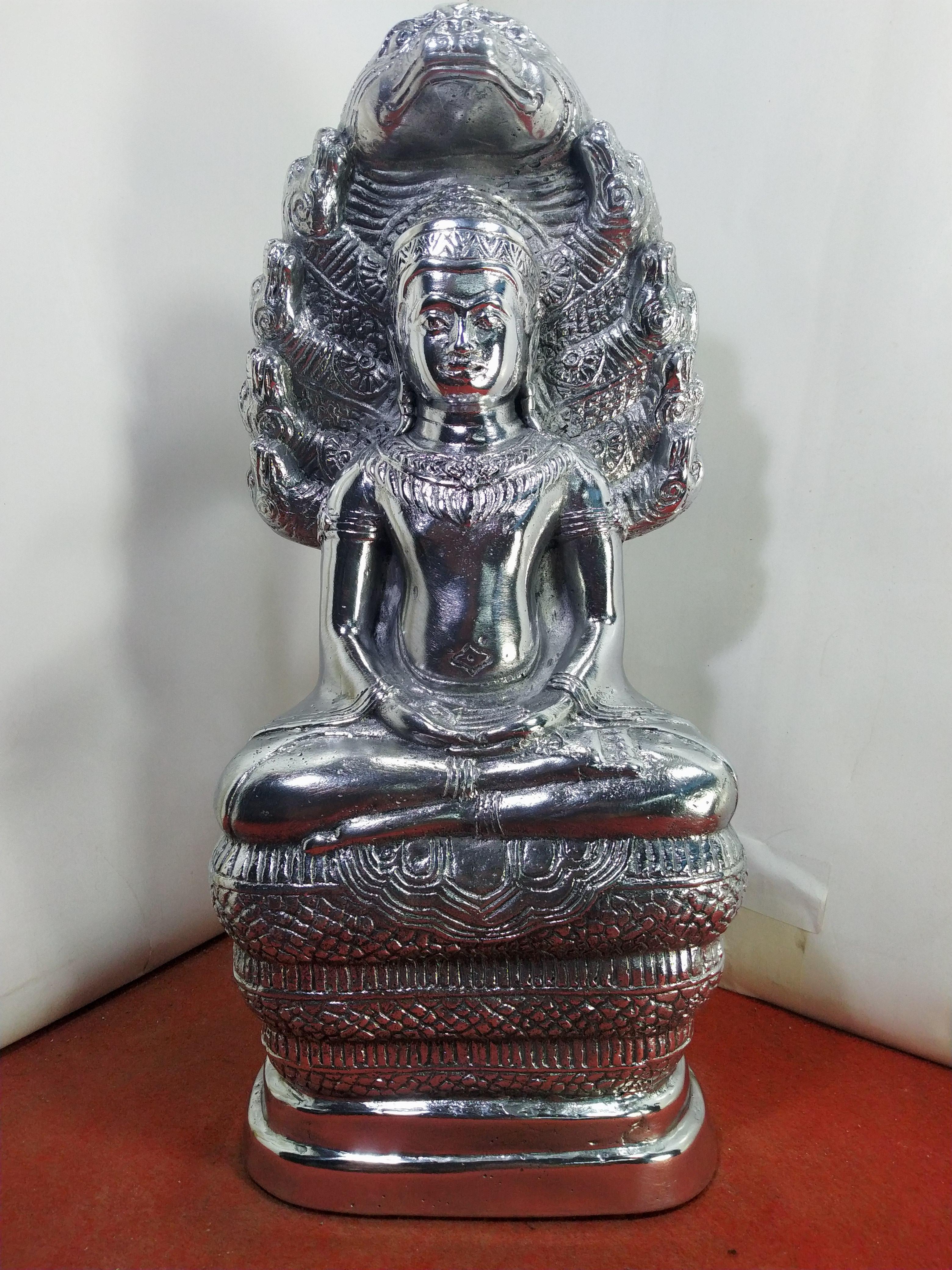 พระนาคปรก ลพบุรี พระประจำวันเสาร์ เนื้อโลหะเงินยวง