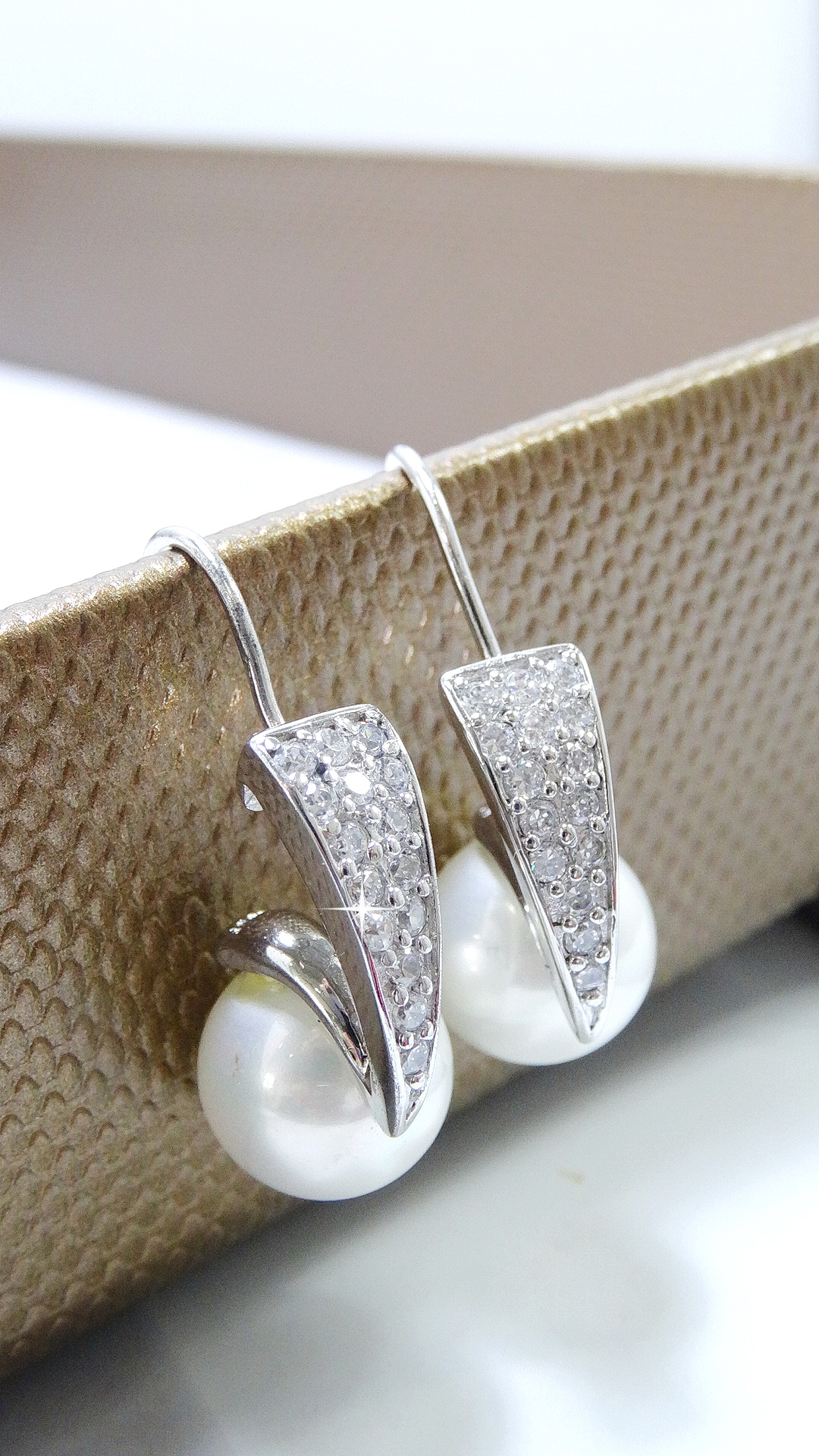 เซ็ทสร้อยคอเงินแท้พร้อมจี้มุกน้ำจืดแท้เม็ดใหญ่ขนาด 12 mm.ตัวเรือนเงินแท้ ชุบทองคำขาว ชิ้นงานประณีต