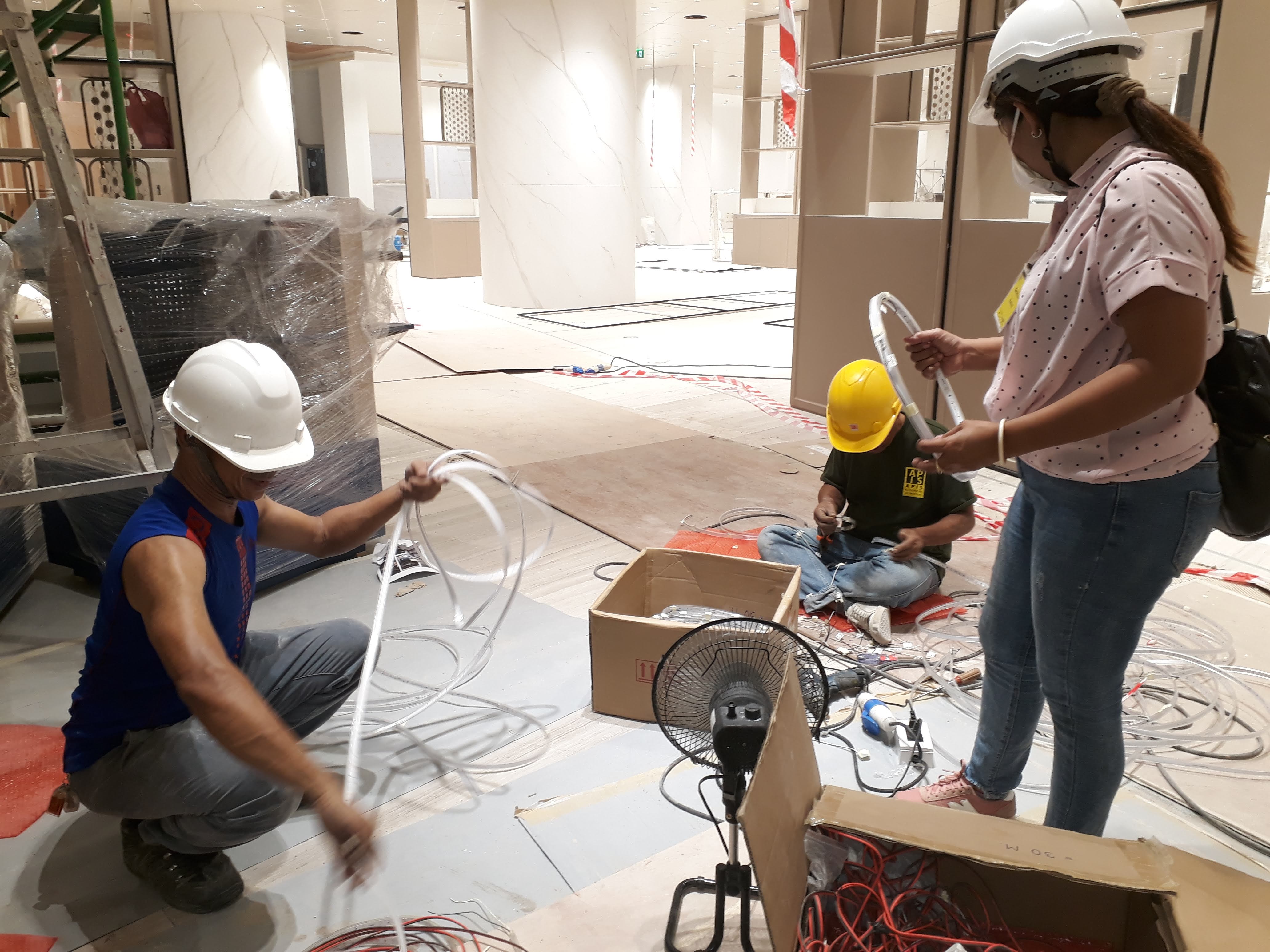 งานติดตั้งอะคริลิคฝ้า ออกแบบ ผลิต ติดตั้ง ตกแต่งบริษัทห้างร้านโรงงาน ราคาโรงงาน