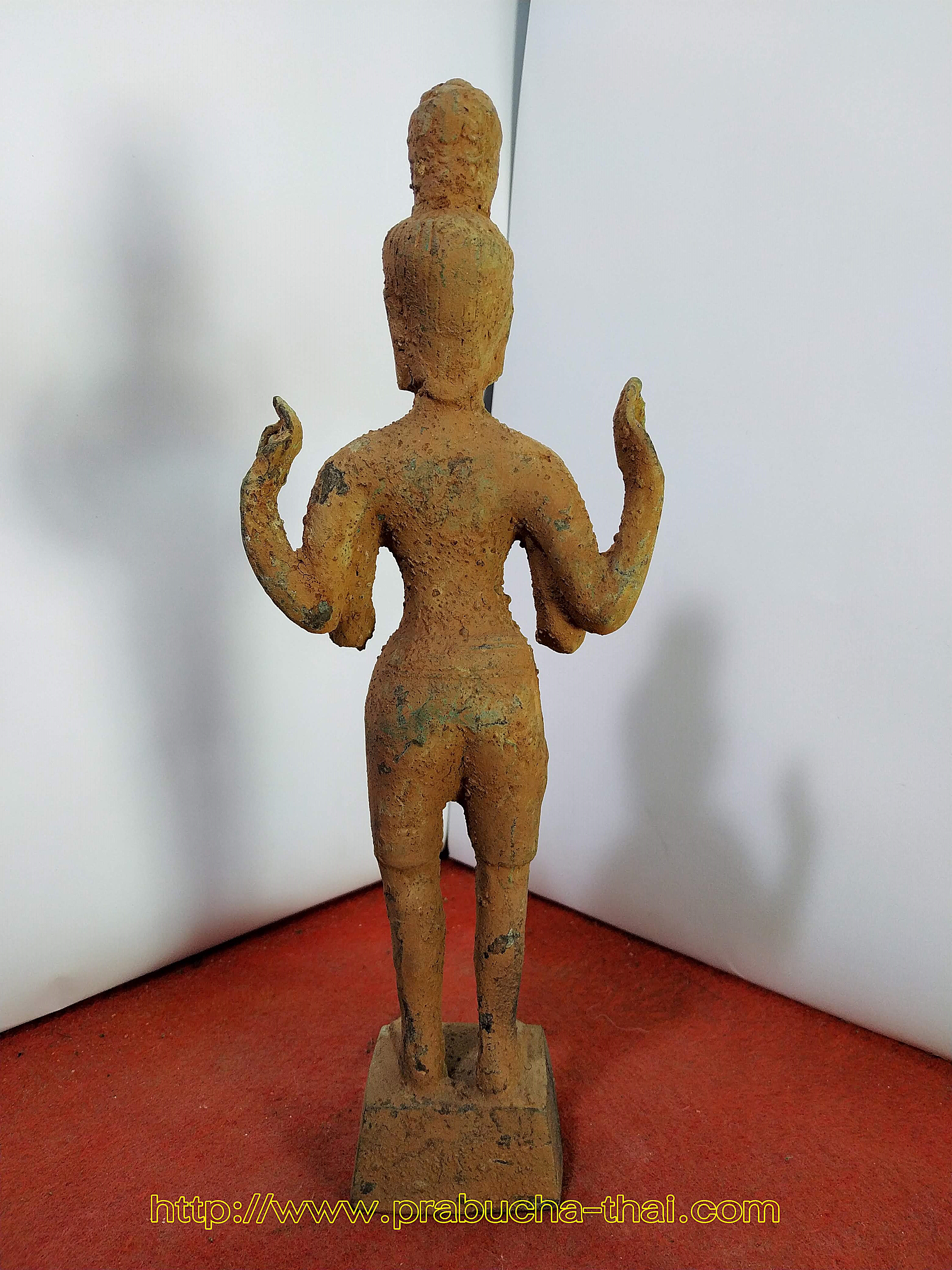 พระนารายณ์ สี่กร เนื้อโลหะสำริดสภาพเกา ได้มาจากชายแดนเขมร