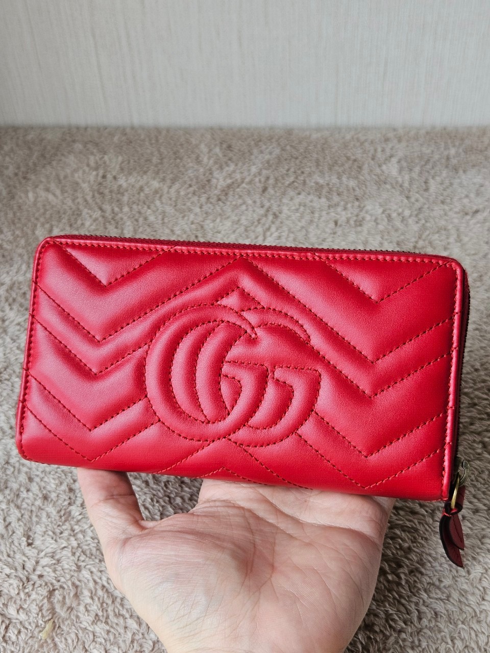 Gucci Marmont Zip Around Wallet สีแดง