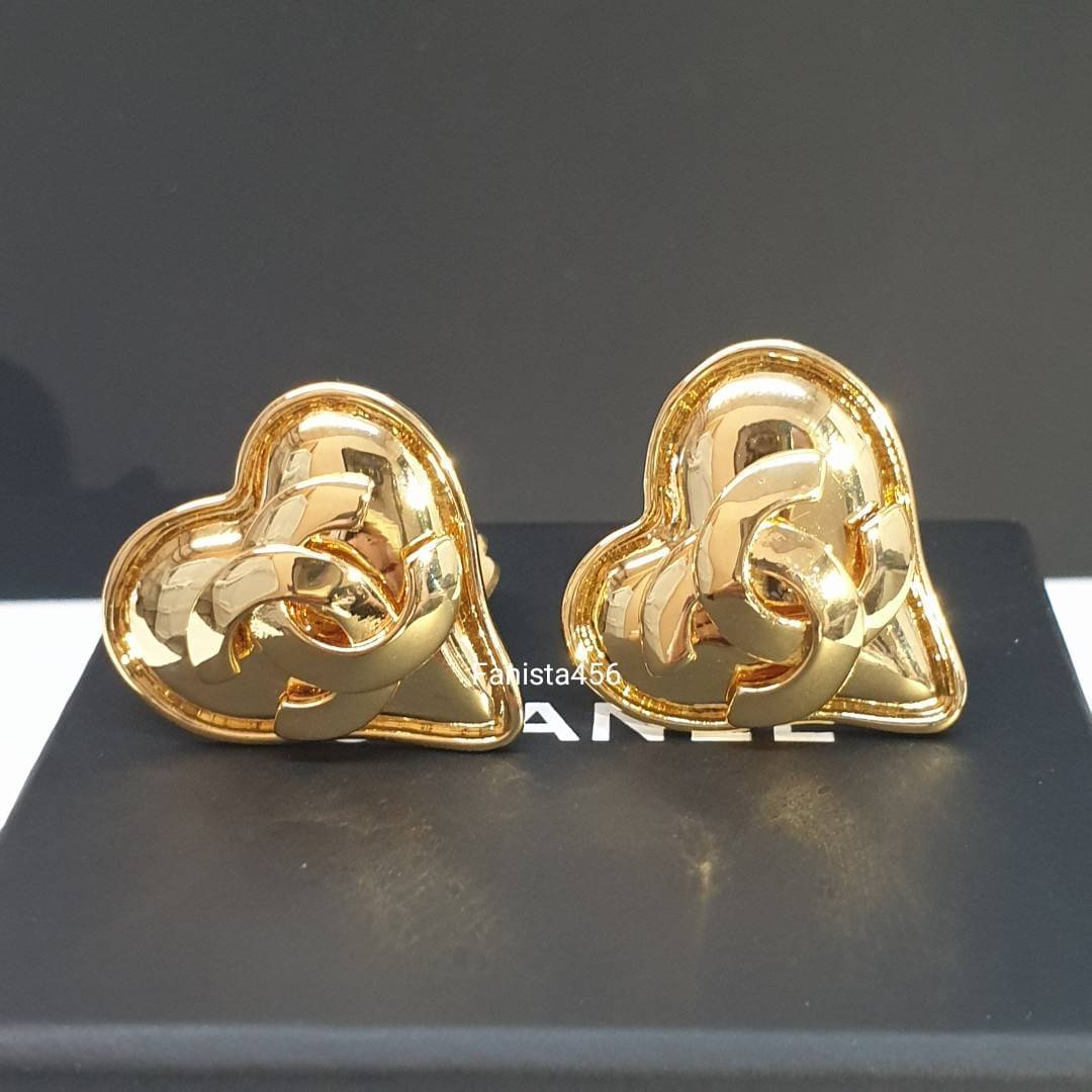 ต่างหูชาแนล แบบหนีบ ต่างหู Chanel งานวินเทจหัวใจ ต่างหูชาแนลหัวใจ Chanel earring heart