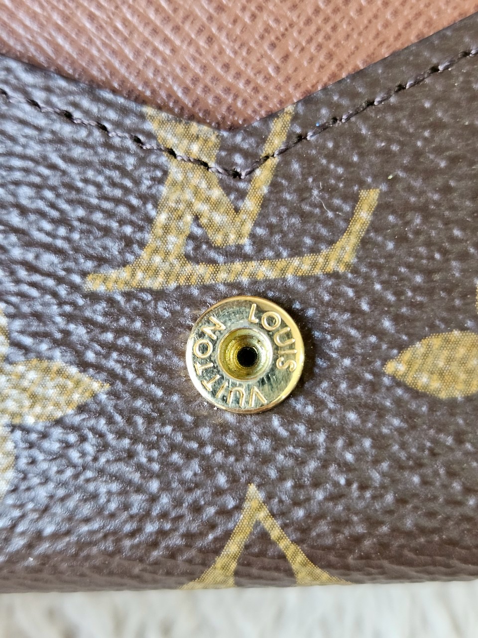 LV Envelope Carte De Visite Microchip