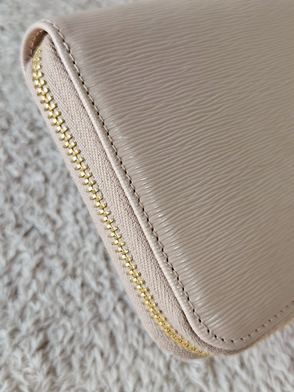 Prada 1ML506 Zippy สีนู๊ด