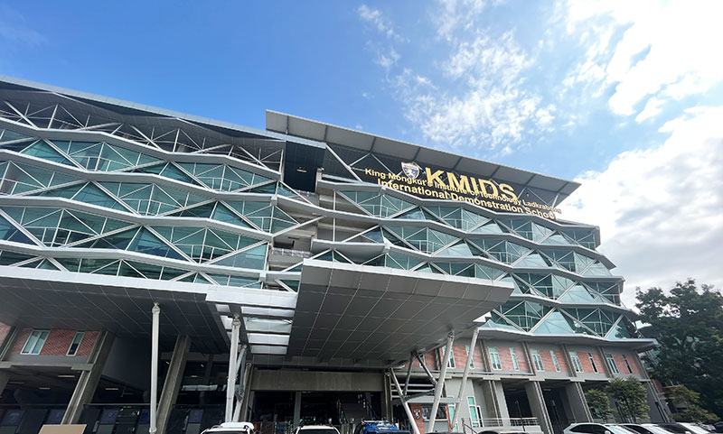 รร.สาธิตนานาชาติสถาบันเทคโนโลยีพระจอมเกล้าคุณทหารลาดกระบัง