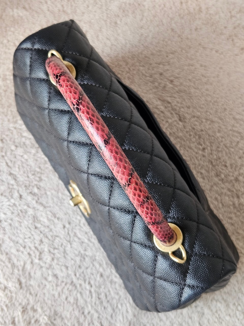 Chanel Coco 10.5 Caviar Lizard holo26