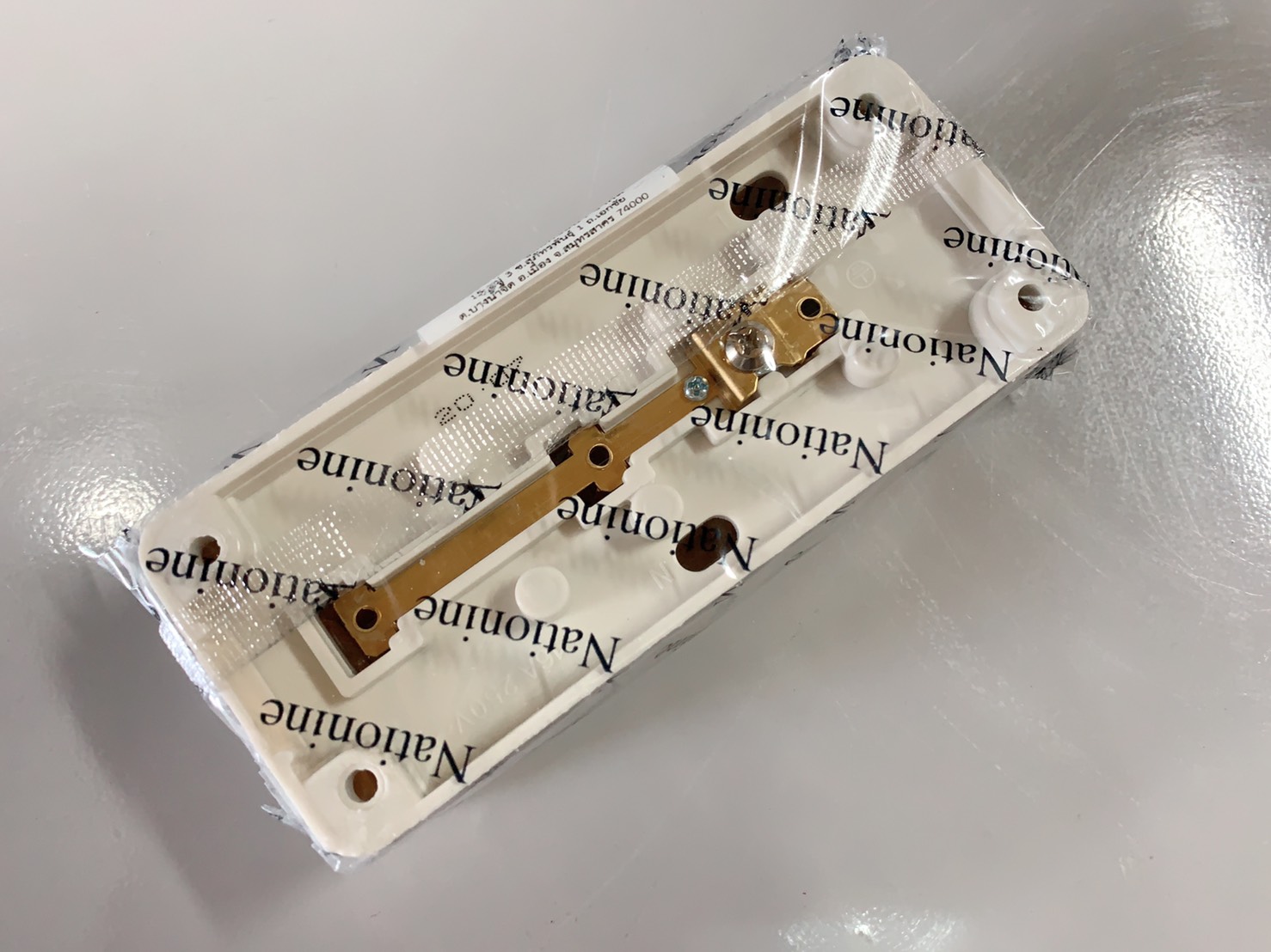 ปลั๊กลอย 3 ที่ มีกราวน์ เนชั่นไนท์