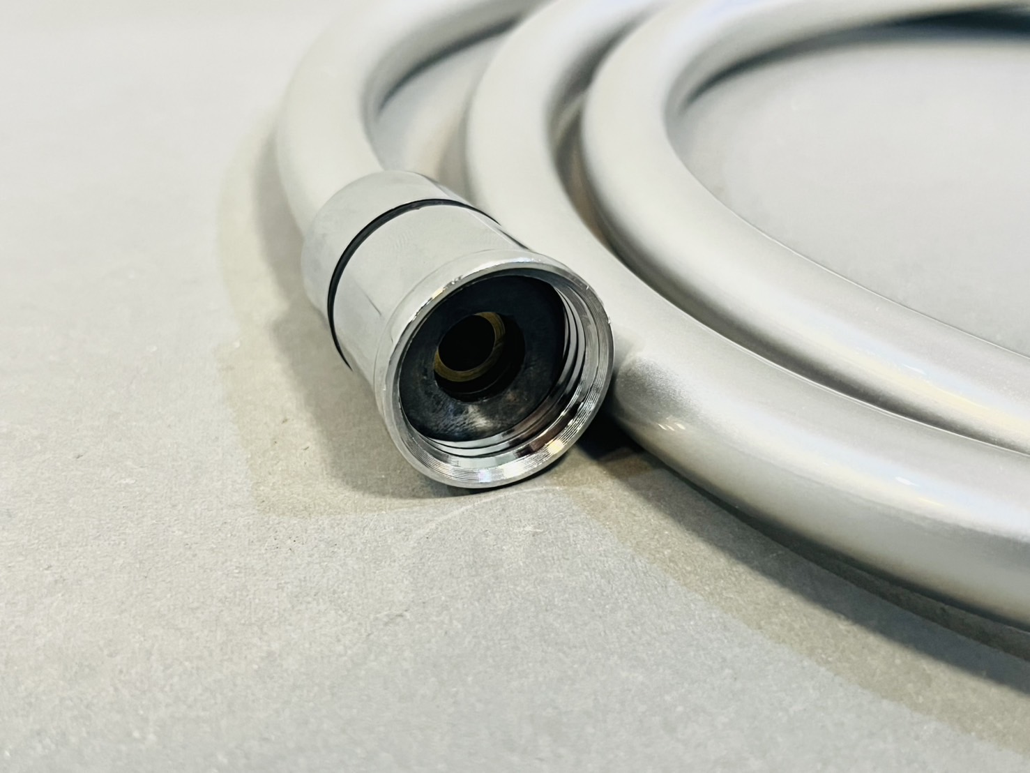 สายฝักบัว PVC สีบรอน หัวหมุน 360องศา