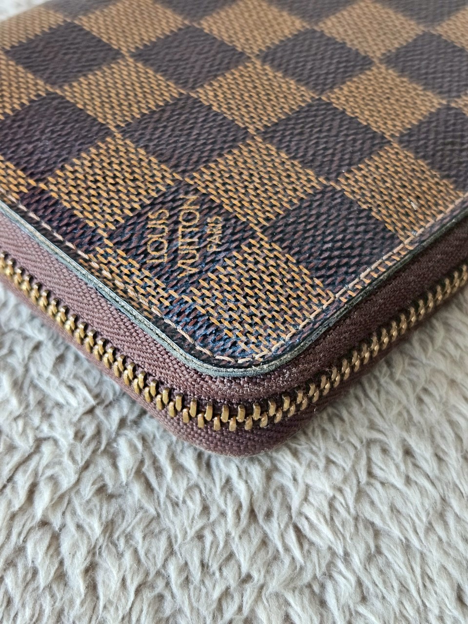 LV Zippy Damier