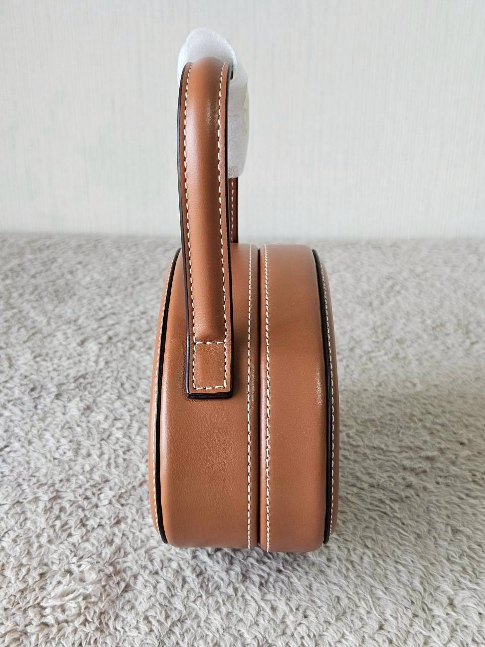 Celine Oval Minaudiere Cuir Triompe