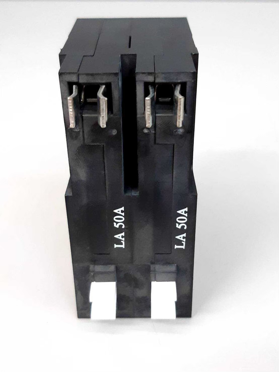 เมนเบรคเกอร์ 2P ช้าง