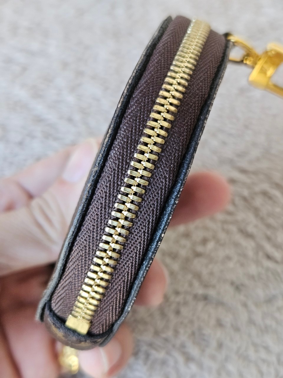 LV J02487 สายสะพายไหล่ Bandoulière สีดำ