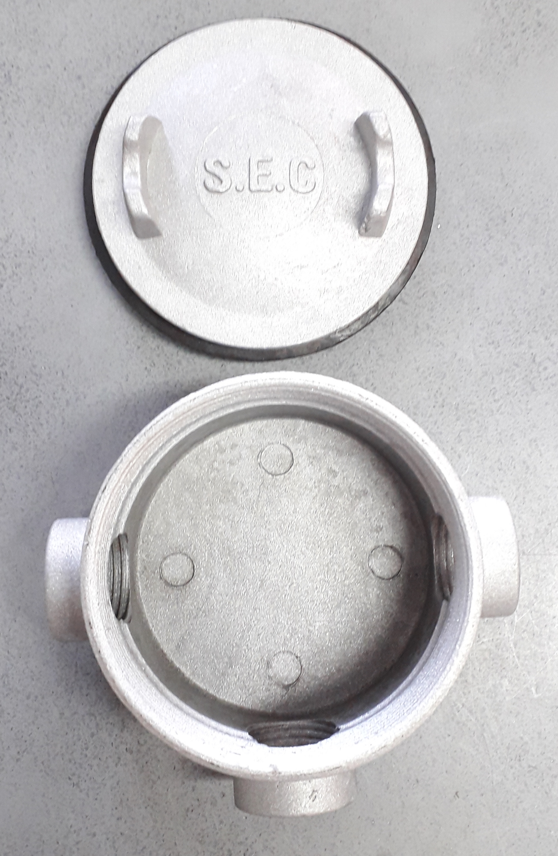 บ็อกกลมกันน้ำ 3ทาง พร้อมซีนยาง