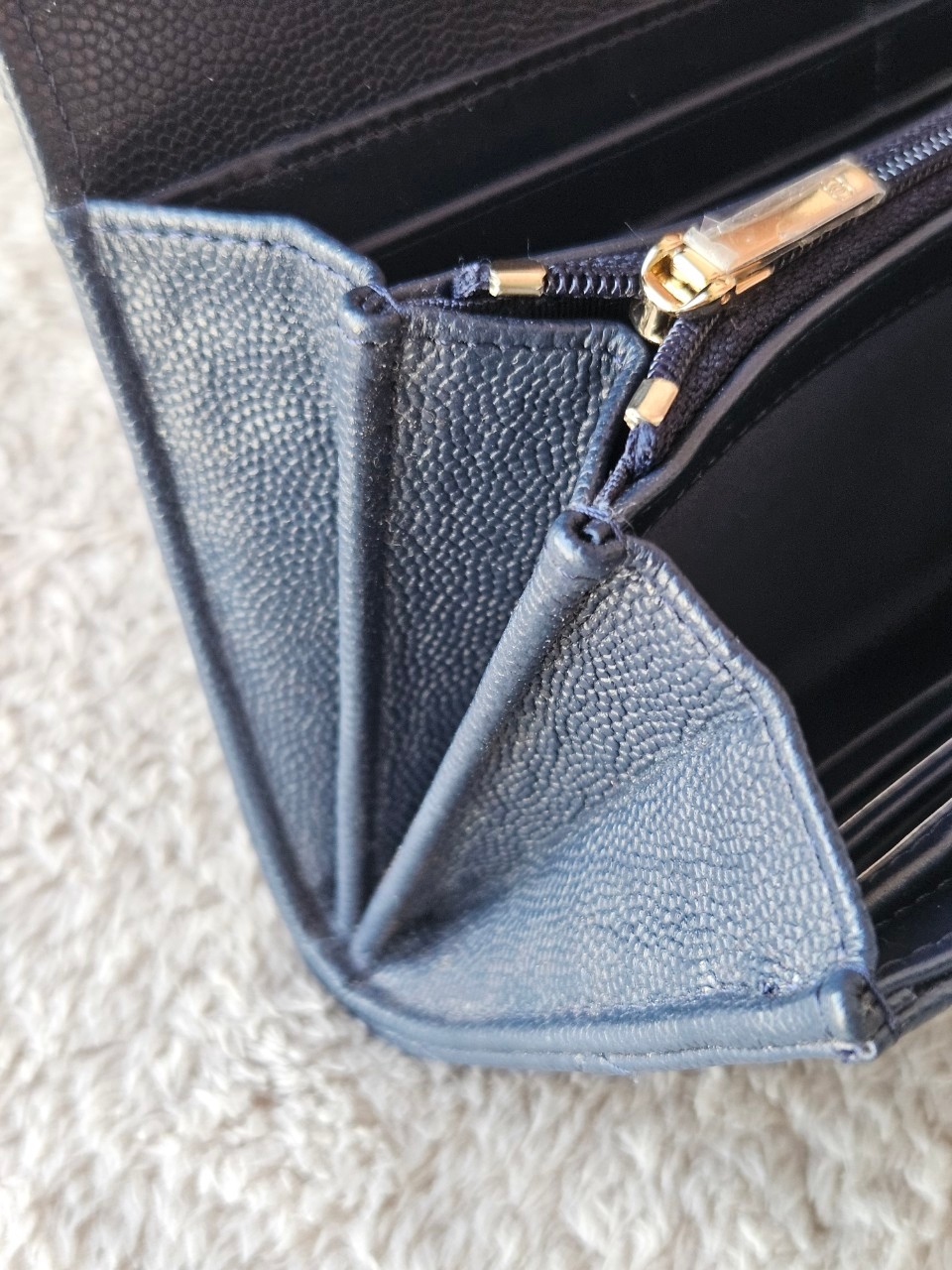 Chanel Sarah Navy wallet holo31