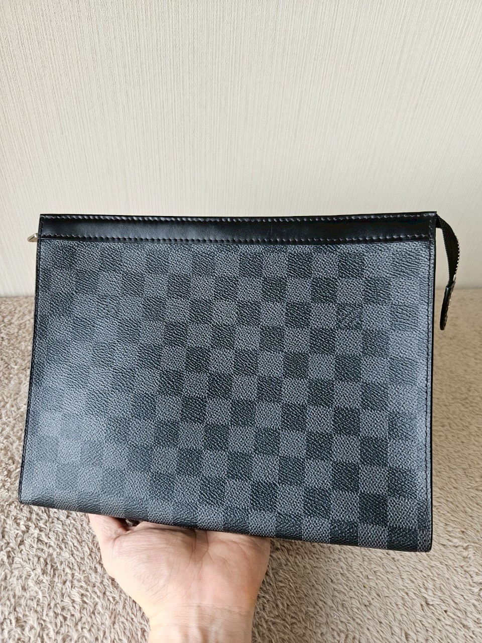 LV Pochette Voyage Graphite MM