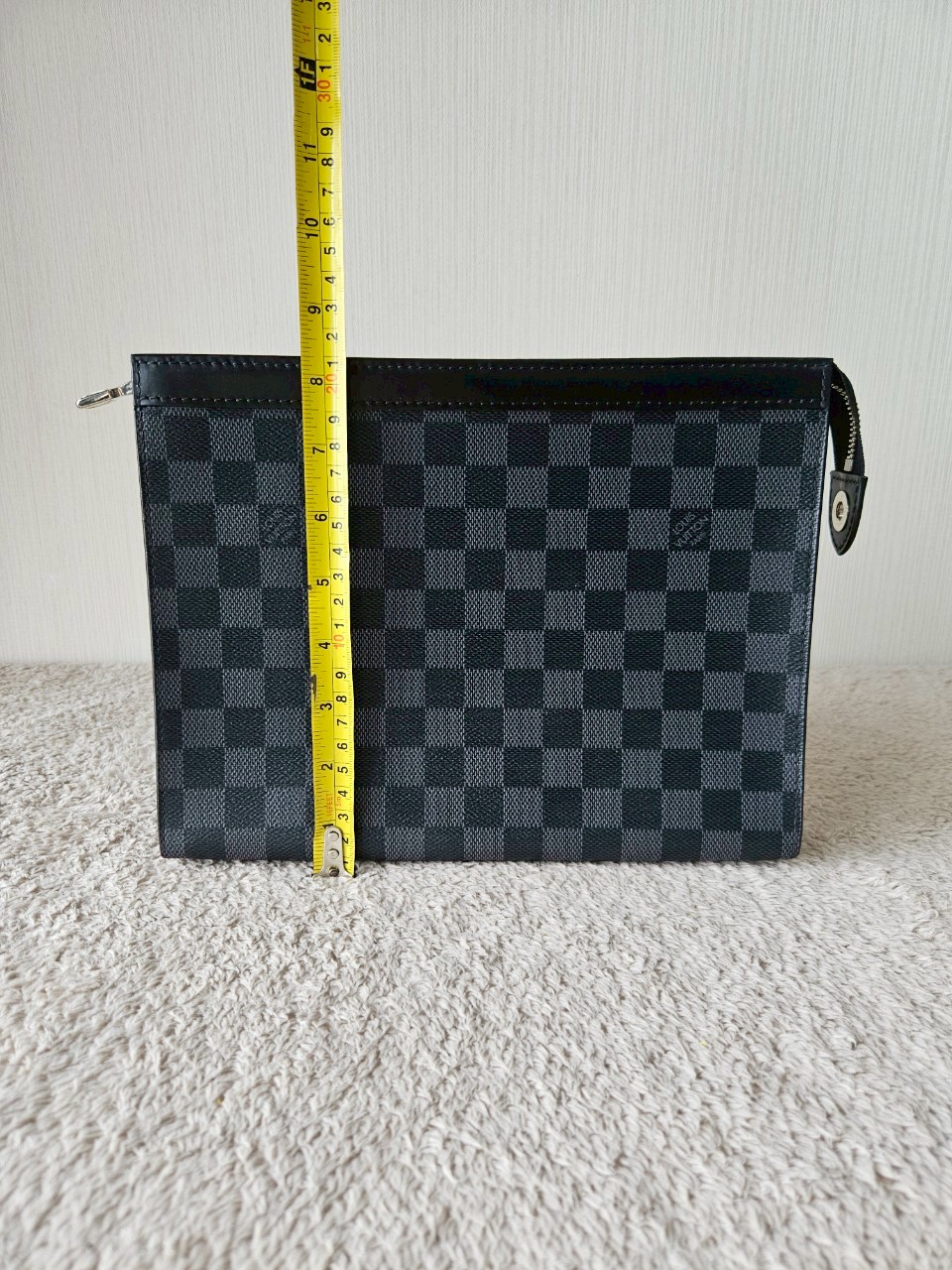 LV Pochette Voyage Graphite MM