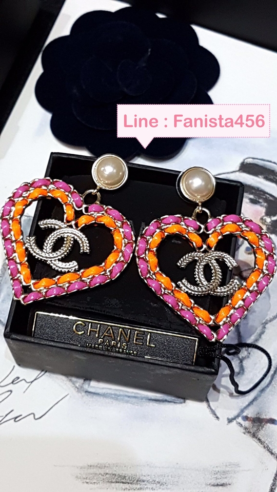 ต่างหู Chanel Earring ต่างหูชาแนลห้อยหัวใจหนัง
