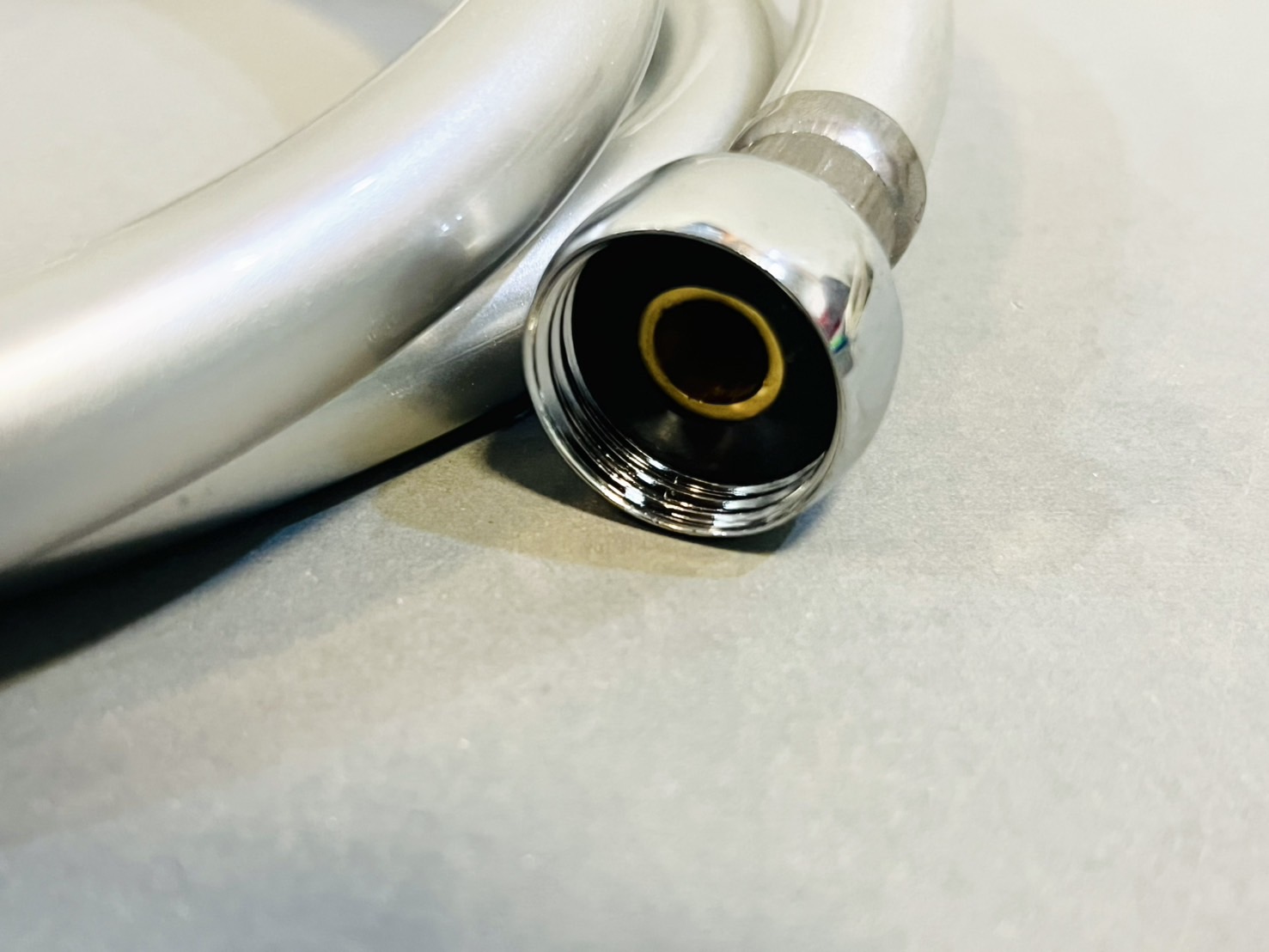 สายฝักบัว PVC สีบรอน หัวหมุน 360องศา