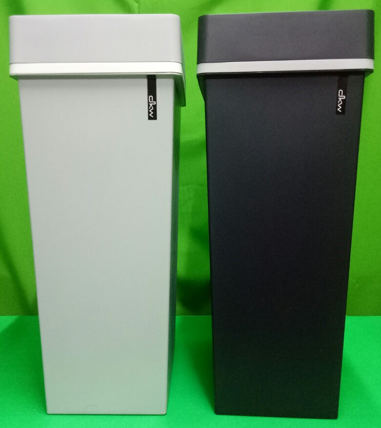 ถังขยะทรงเหลี่ยม ฝาปิด 40 ลิตร