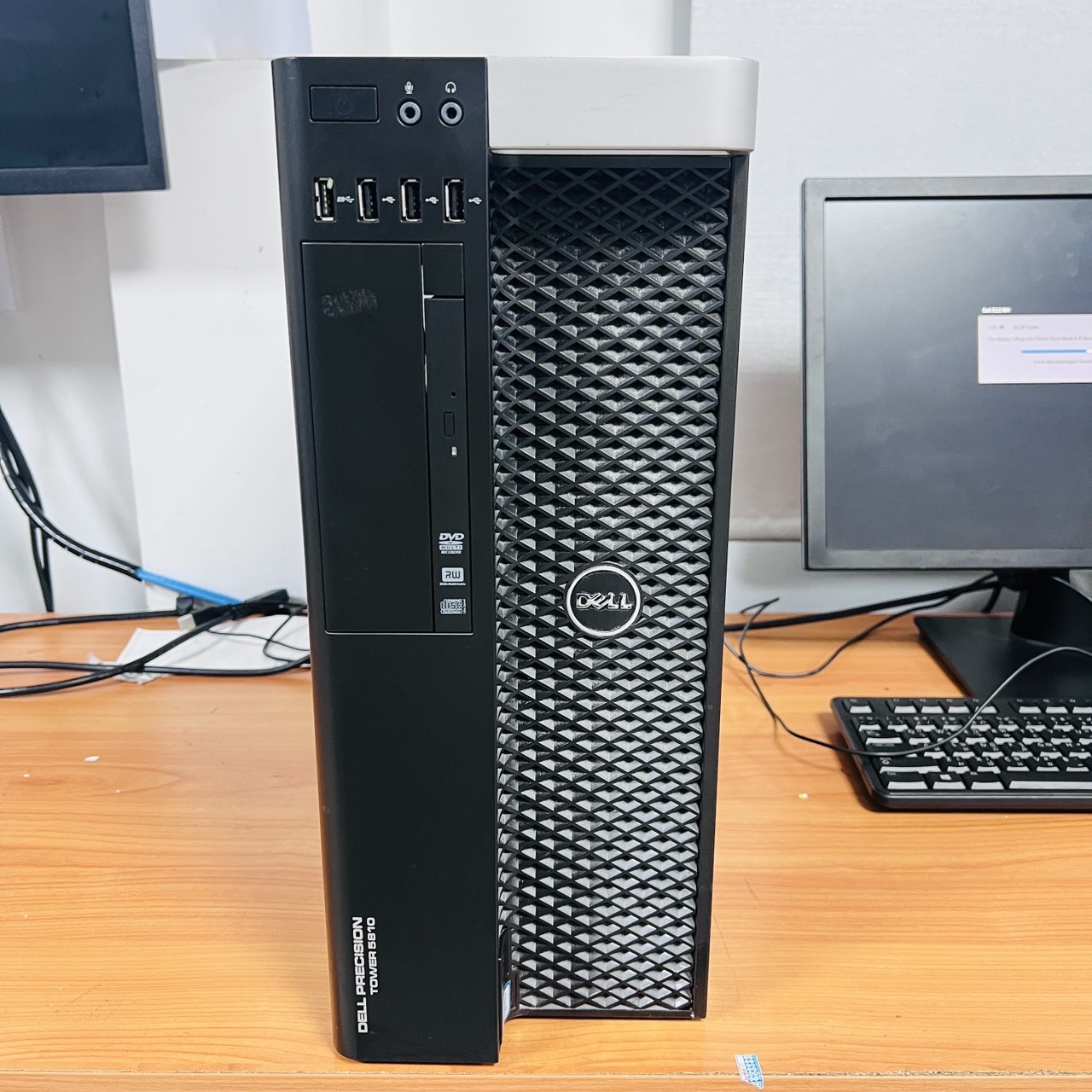 (Used) DELL PRECISION TOWER 5810 Xeon E5-1607 V3 RAAM 8 GB SSD 512 GB