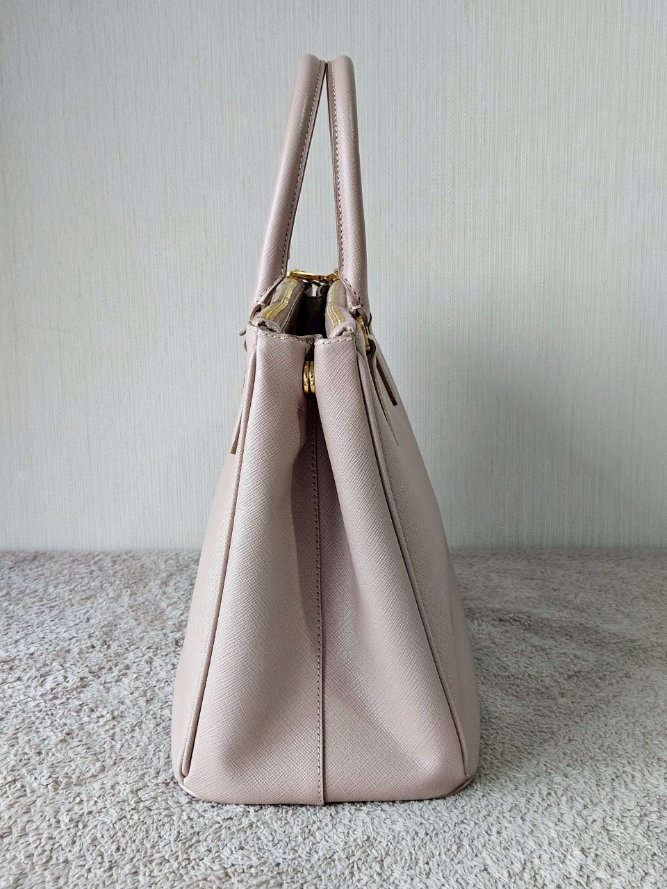 Prada Saffiano 35 Cameo