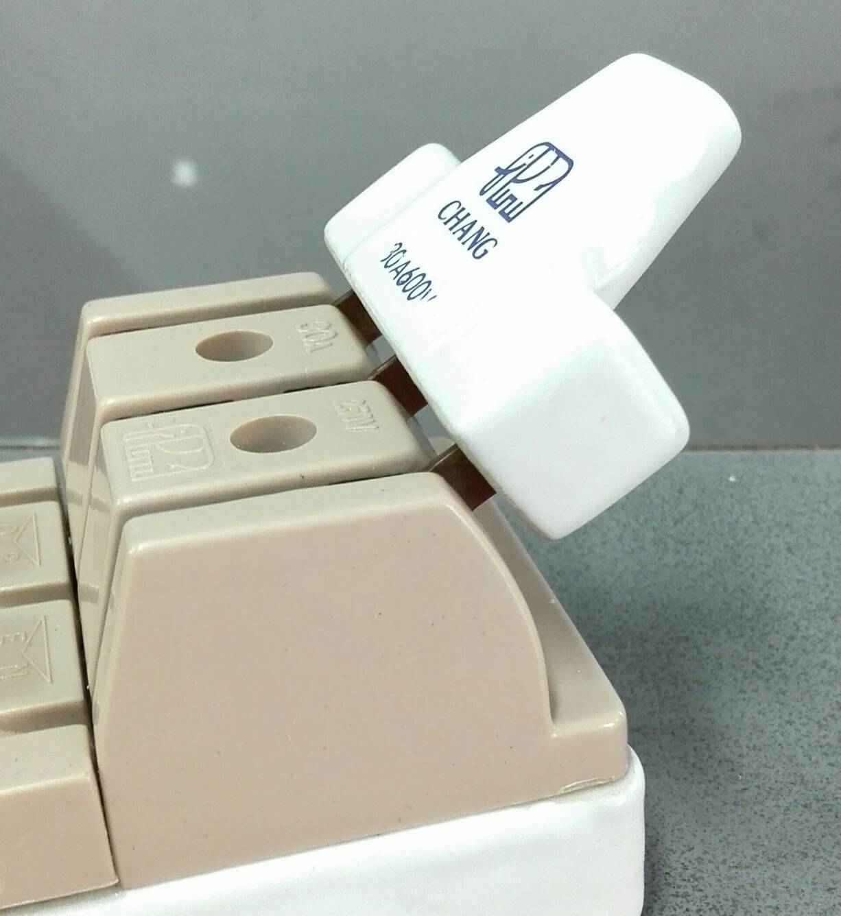 คัตเอาท์ ข้าง 3P