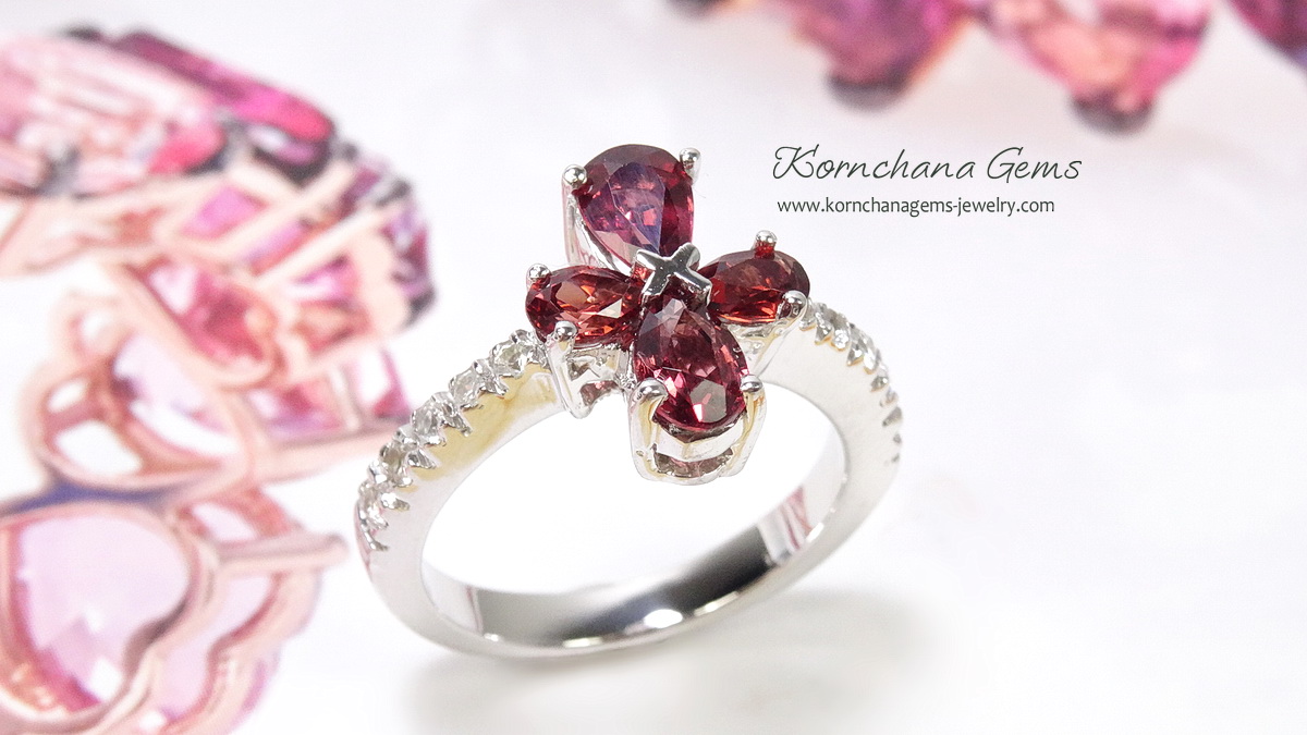 แหวนดอกไม้พลอยแท้ พลอยโรโดไลท์การ์เนทสีม่วงอมชมพู สีพลอยล็อตนี้สวยมาก ไฟดี วิบๆวับๆ ตัวเรือนเงินแท้ silver925 ชิ้นงานประณีต รับประกันคุณภาพ