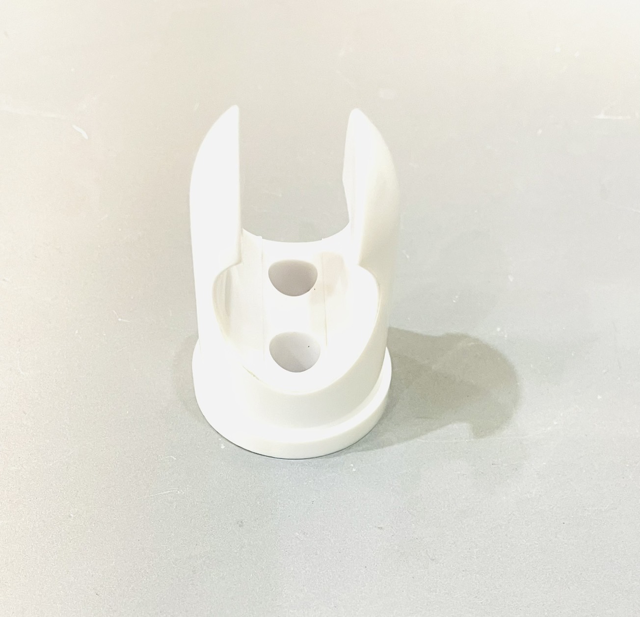 ขาแขวนสายฝักบัว สีขาว