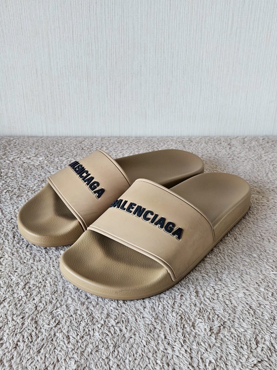 Balenciaga Pool Slides With Logo สีน้ำตาล