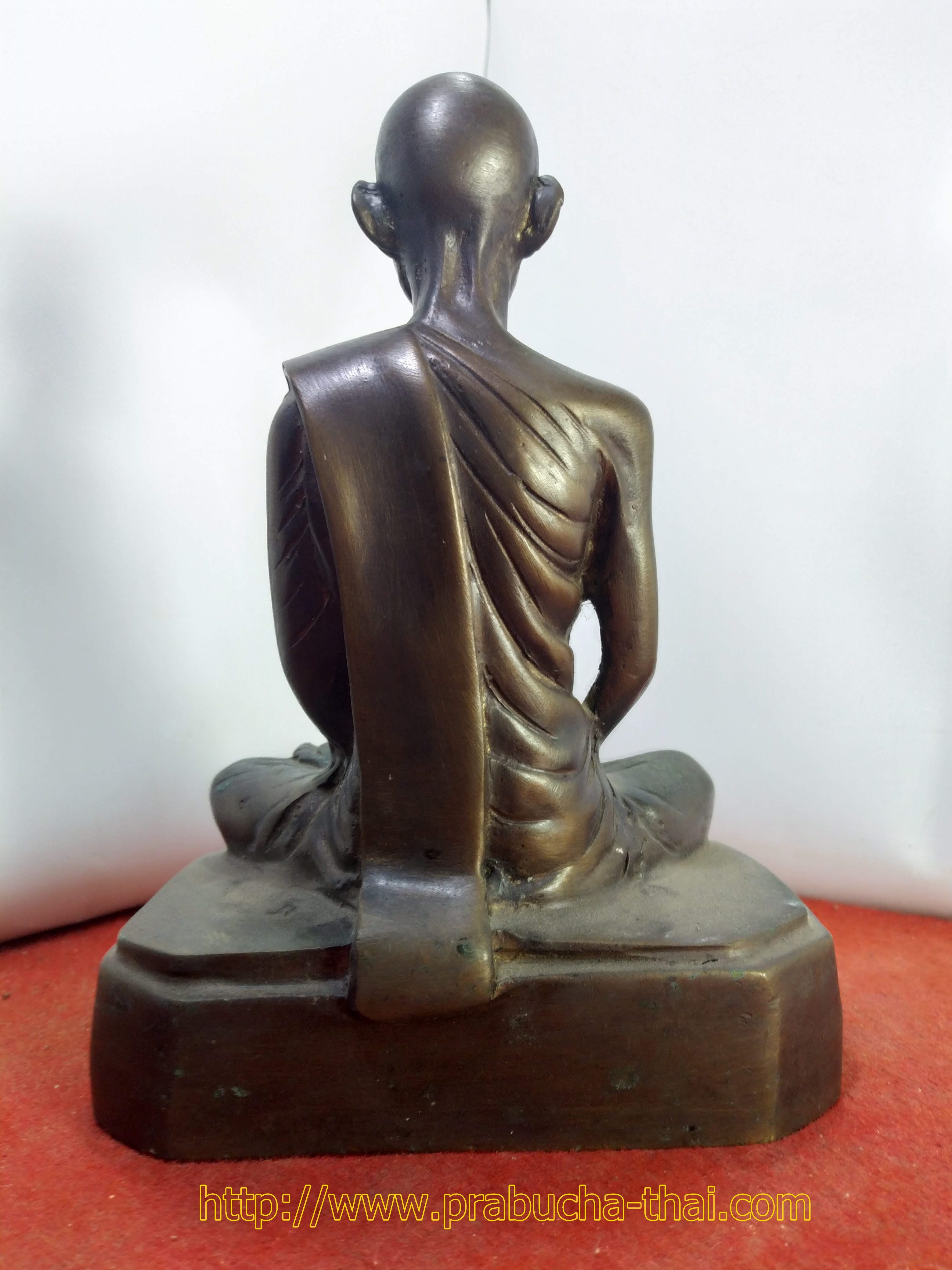 ท่าน เจ้าคุณนรฯ ธมฺมวิตกฺโก ภิกขุ ณ วัดเทพศิรินทราวาส หน้าตัก 5 นิ้ว