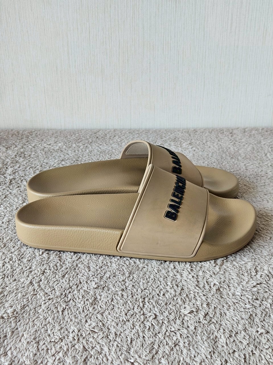 Balenciaga Pool Slides With Logo สีน้ำตาล
