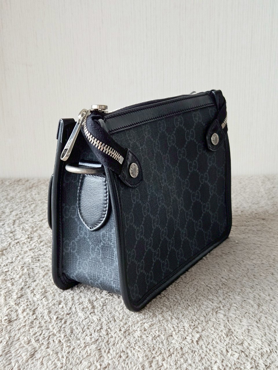 Gucci 674164 Messenger Bag With Interlocking G