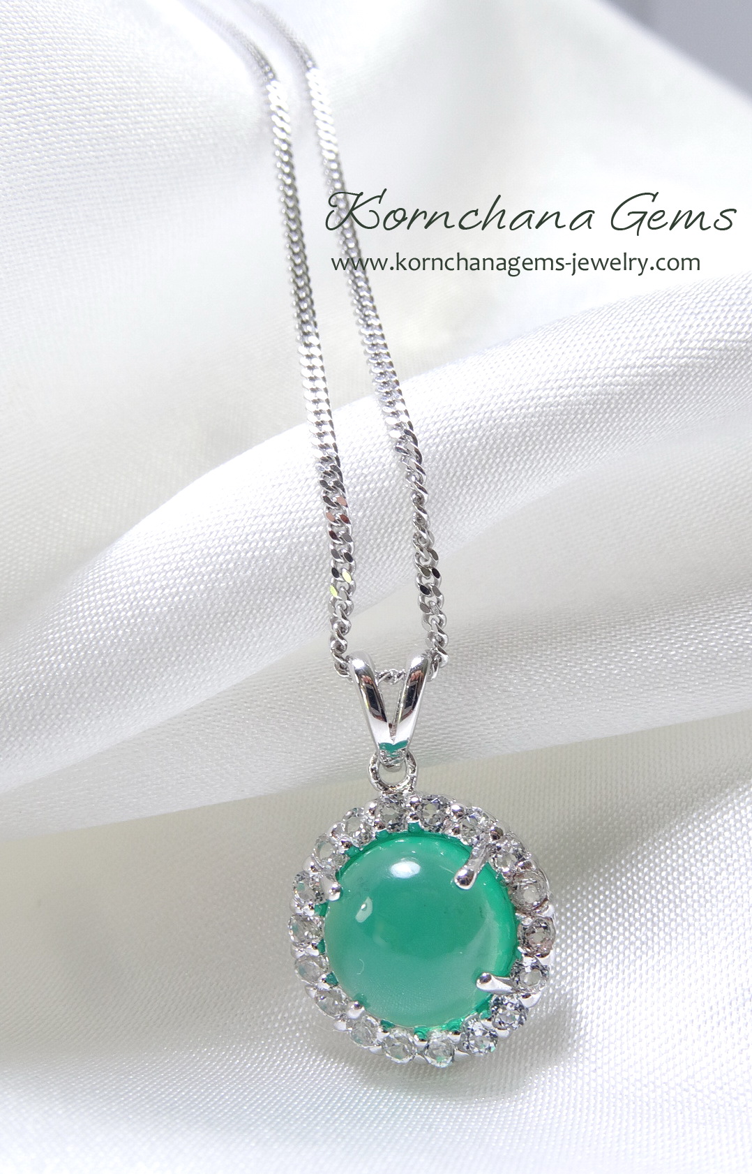 จี้พลอยแท้ พลอยโมราหลังเบี้ย chalcydony ล้อมพลอยขาวไวท์โทพาส พร้อมสร้อยเงินแท้ พลอยสีเขียวอัญมณีคนเกิดวันพุธ