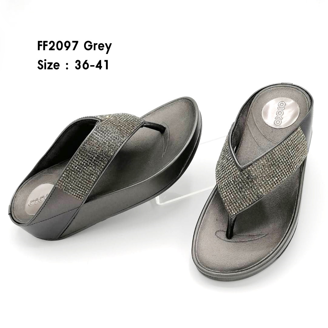 รองเท้าเพื่อสุขภาพ รองเท้าแตะคีบสไตล์fitflop ประดับด้วยอะไหล่เพชรเรียบหรู FF2097