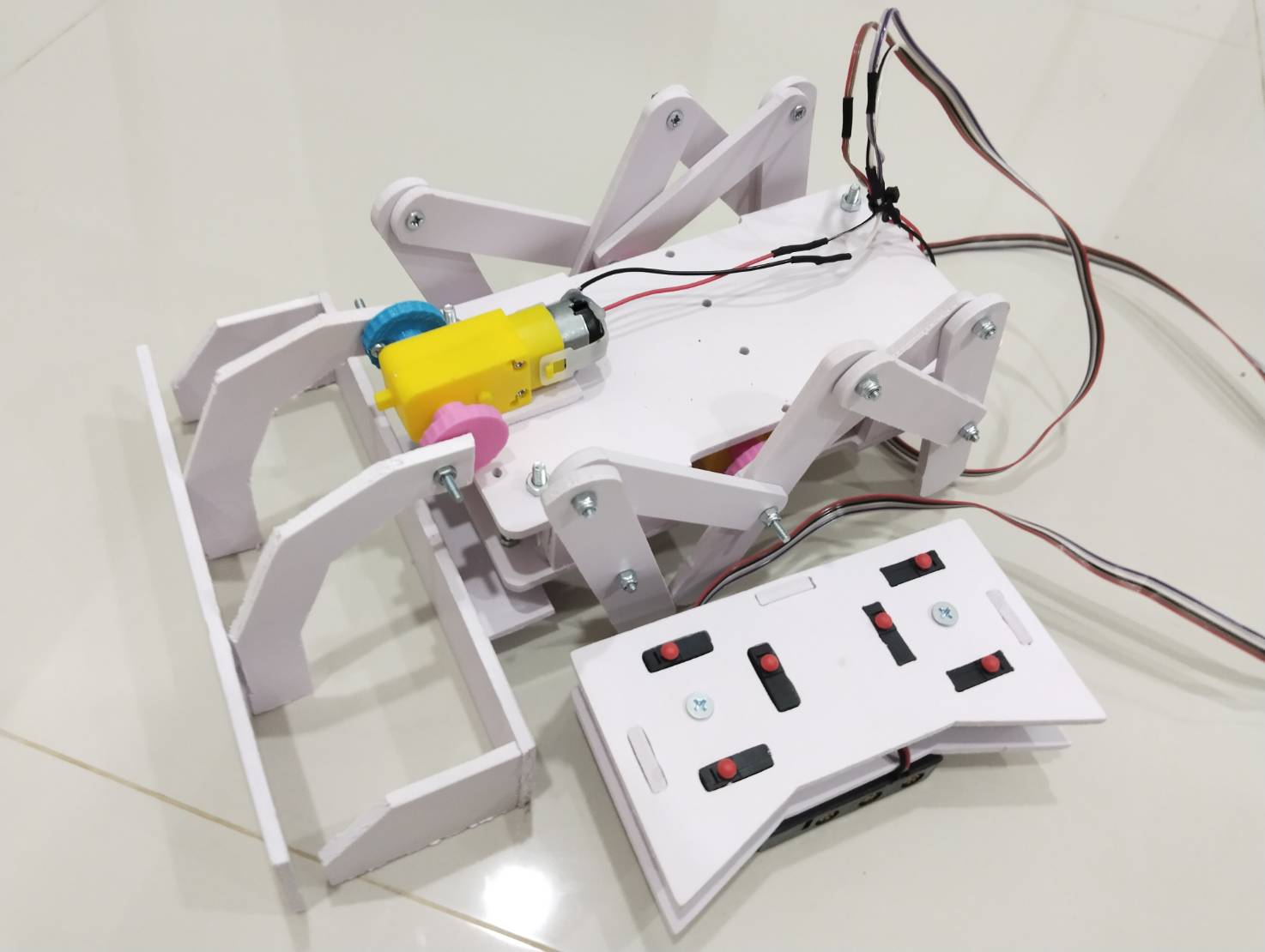 ชุดหุ่นยนต์เลี้ยงแกะ 3 มอเตอร์ V1 (แบบประกอบ1ชุดแบบประกอบเอง 2 ชุด) Ex