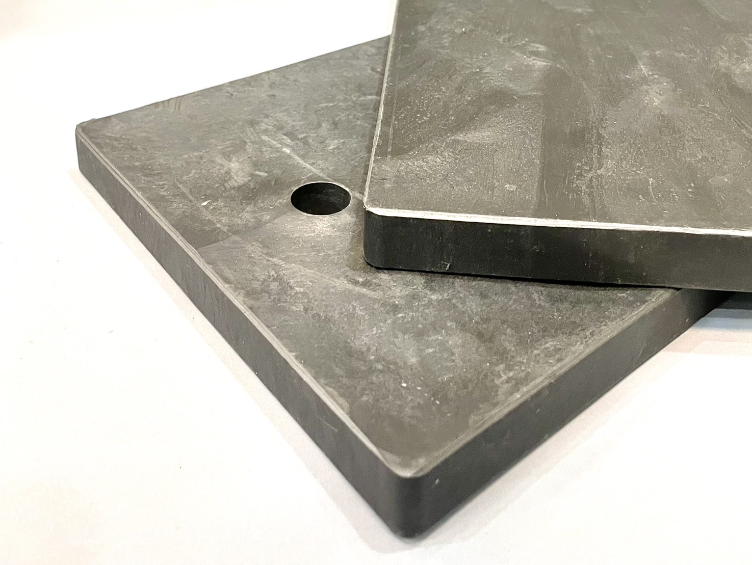 แผ่นรองมิเตอร์ไฟฟ้า พลาสติก สีดำ