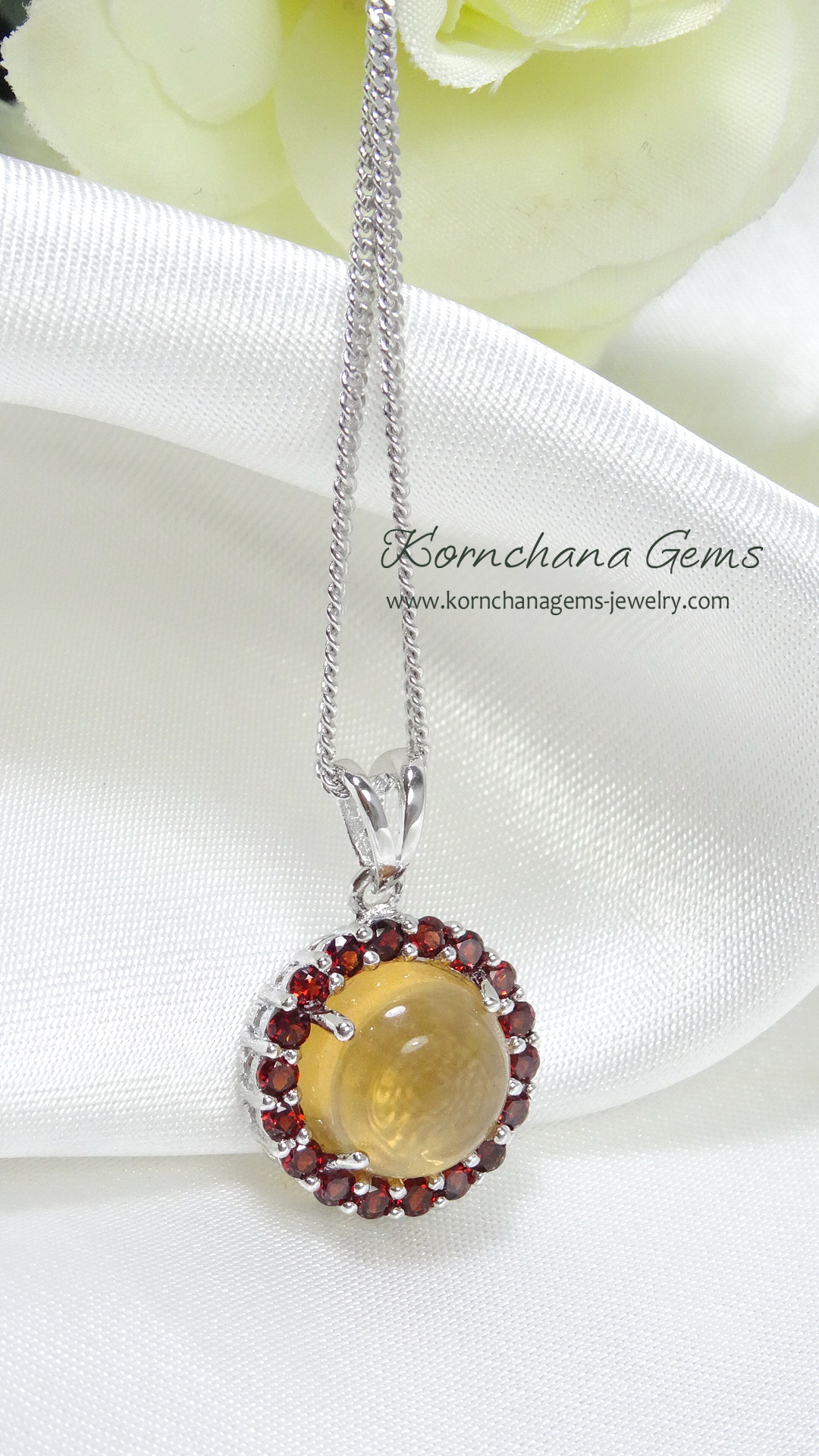 สร้อยพร้อมจี้พลอยแท้ พลอยซิทรินสีเหลืองล้อมพลอยสีน้ำตาลแดง พลอยสีเหลืองสำหรับคนเกิดวันจันทร์ อัญมณีประจำวันวันจันทร์ พร้อมสร้อยเงินแท้