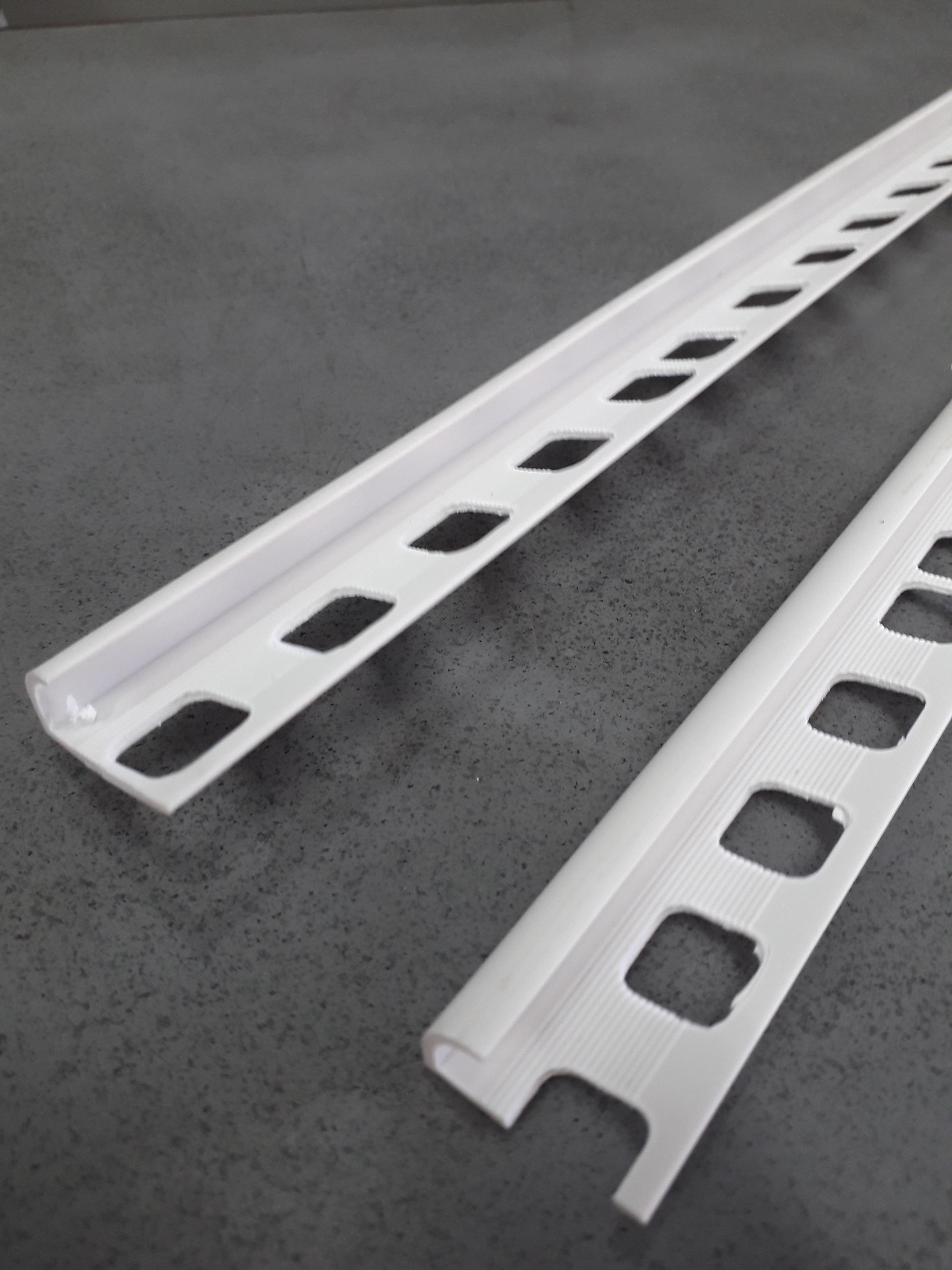 คิ้วกระเบื้อง สีขาว