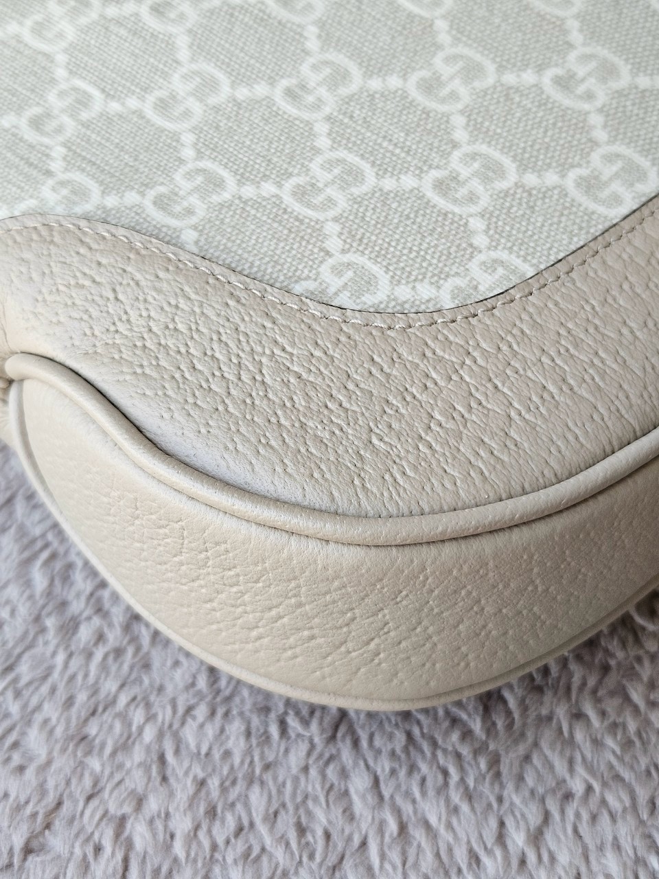 Gucci Jackie 1961 Small beige